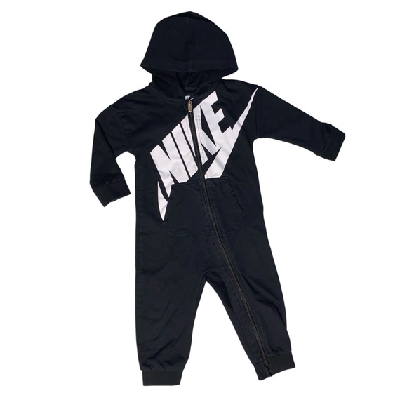Nike Other - Nike 18M Black and White Hooded Onesie with Full Length Zipper